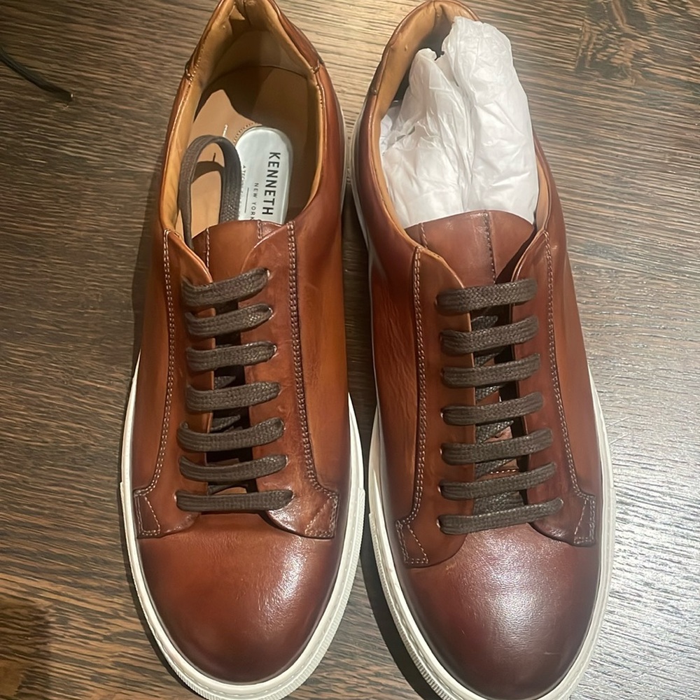 Kenneth Cole leather shoes with original box